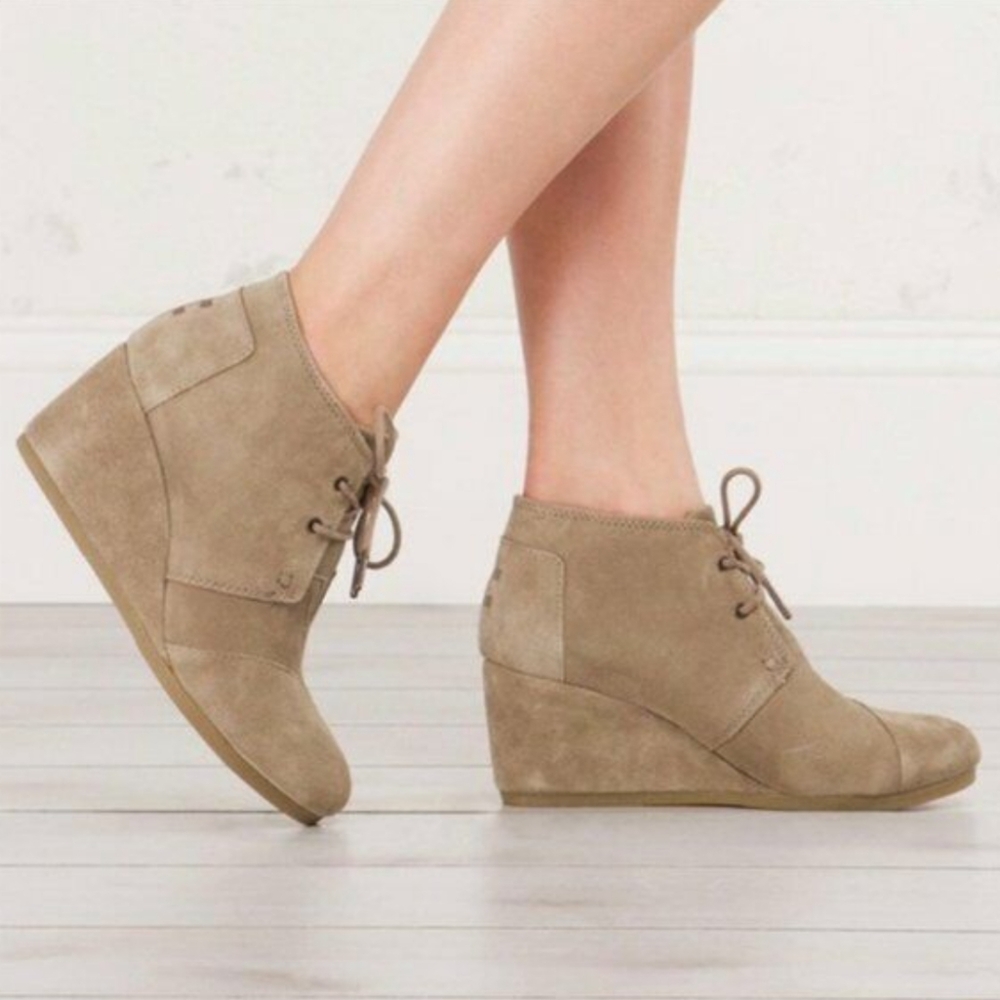 Toms Desert Taupe Suede Kala BOOTIES size 10